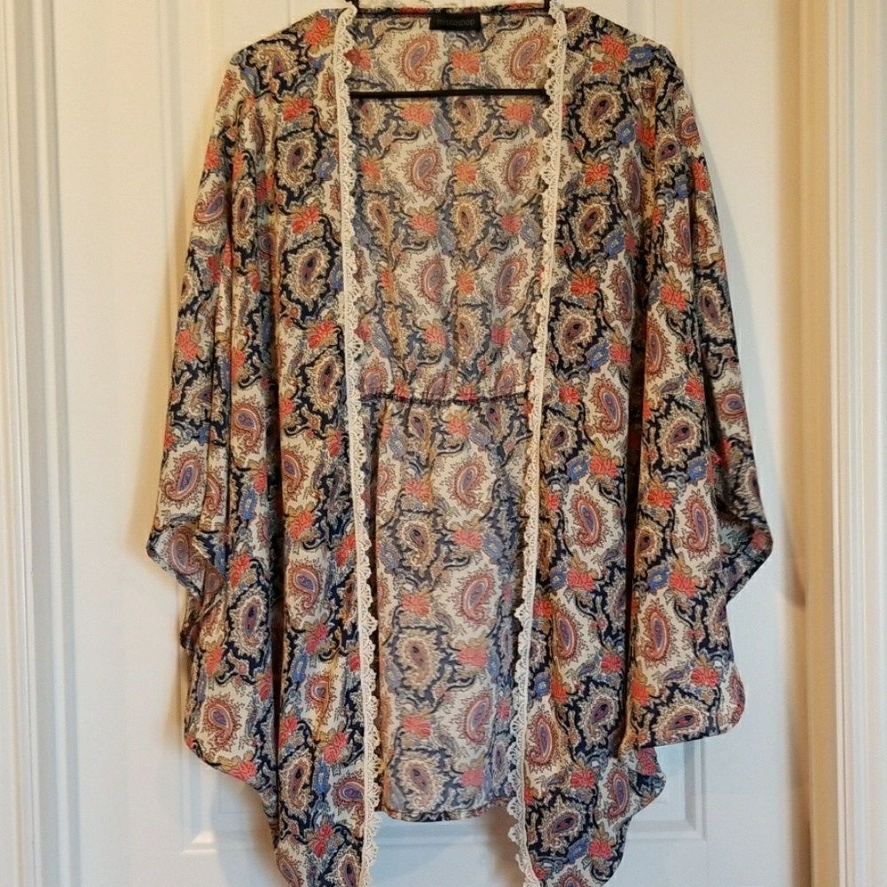 Crochet trim paisley kimono